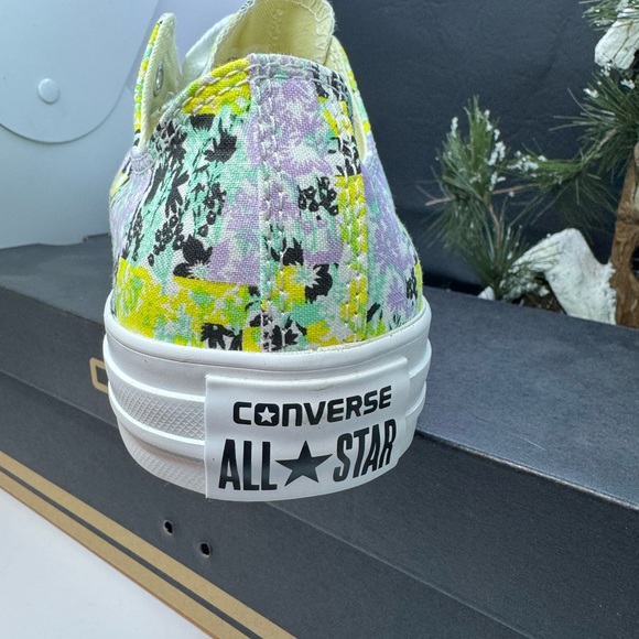 NOT FORSALE Women’s Converse NWT - Picture 4 of 8